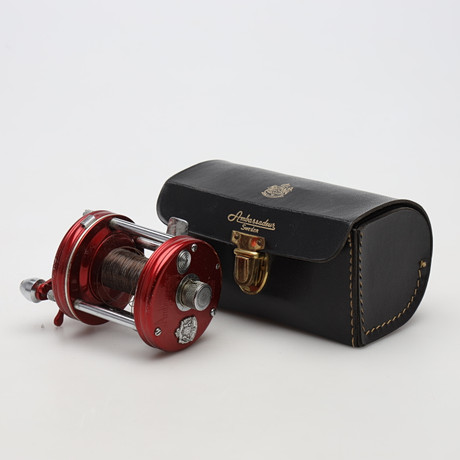 Two fishing reels, Ambassadeur 2000, Abu, Svngsta, 1960s. Collectables -  Fishing equipment - Auctionet