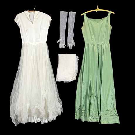 LAURA ASHLEY. A taffeta ball gown, England, later part of the 20th century.  Vintage & Designer Fashion - Auctionet