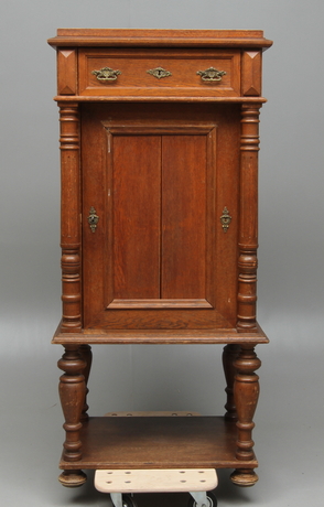 SKÅP, nyrenässans, 18001900.