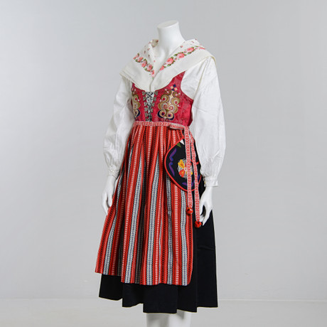 RUT-CARLA LANDSTRÖM. Figuriner, 19 st, Rutebo Stengods, Leksand