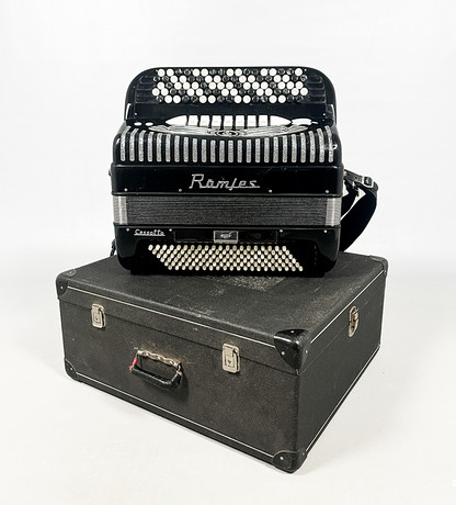 ACCORDION, La Melodiosa, Cassotto, Italy. Collectables - Musical