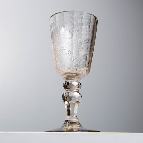 POKAL, glas, troligen Böhmen, 1767. på auktion hos Formstad Auktioner