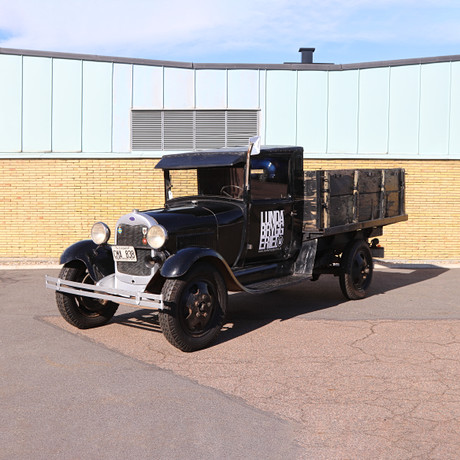 FORD LASTBIL MODEL AA. 1930 års modell. 3.3 liters motor på 41hk. Svenskt registreringsnummer CMA838., såld på svensk auktion för 54 033 kr