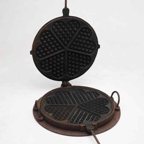 A 'Moon Lander' waffle iron by Sixten Sason, Husqvarna, 1960s