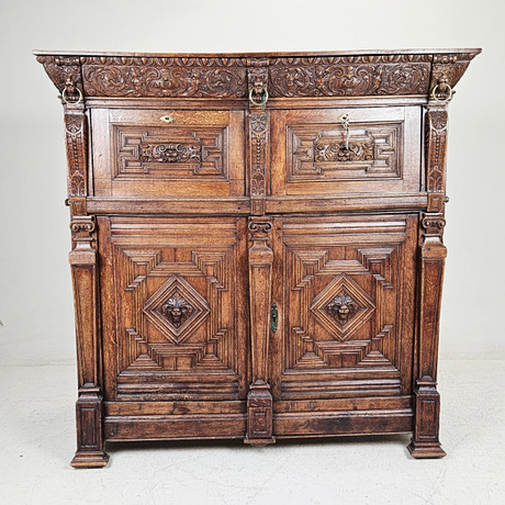 SKÅP, barock/barockstil, troligen Holland, 1700/1800-tal. på auktion hos Auktionshuset Thörner & Ek