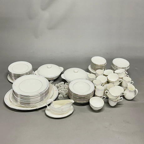 STIG LINDBERG. Dining set, 44 pieces, porcelain, 