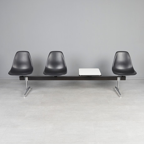 MARKUS FARNER & WALTER GRUNDER. for Herman Miller, chair/lounge chair,  model 'Orbit', plastic, wool, designed 1965, USA. Furniture - Armchairs &  Chairs - Auctionet