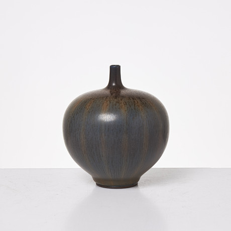 BERNDT FRIBERG (SVERIGE, 1899–1981). vase, stoneware, brown hare's