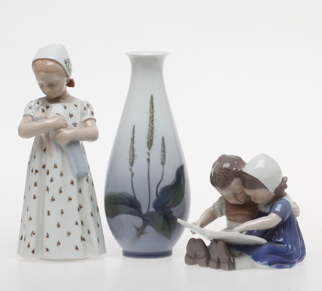 FIGURINER 2 st porslin Bing  Gröndahl samt VAS porslin Royal Copenhagen.