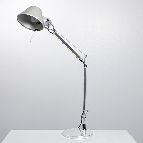 MICHELE DE LUCCHI & GIANCARLO FASSINA. "Tolomeo Mini", bordslampa, Artemide, Italien, formgiven 1987., såld på svensk auktion för 172 kr
