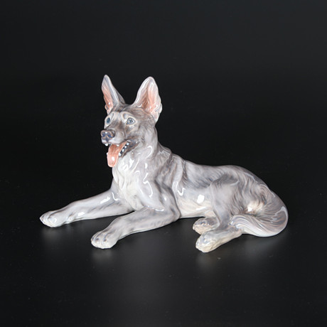 DOG, Steiff, lying German shepherd, 1900s. Toys - Auctionet