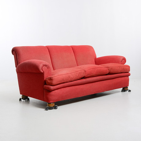 JOSEF FRANK. Soffa, modell 703, Firma Svenskt Tenn. på auktion hos Formstad Auktioner