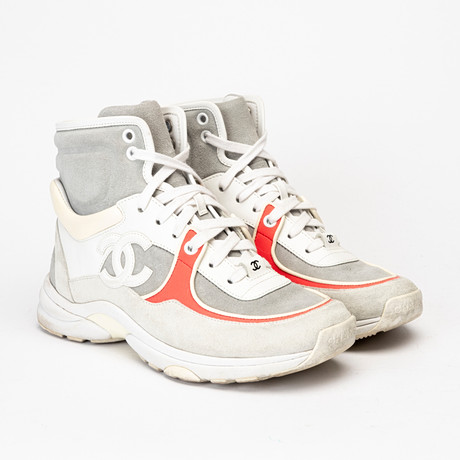 CHANEL. Sneakers, Chanel High-Top CC Sneakers, 2018, storlek 36,5. på auktion hos Auktionshuset Kolonn