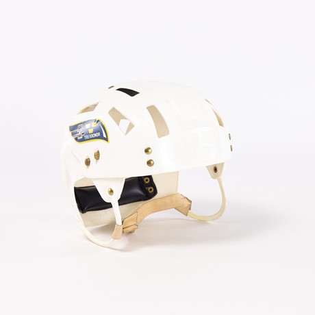 ISHOCKEYHJÄLM, "Tre Kronor", Hammarplast, 1960-tal. på auktion hos Karljohan Auktioner