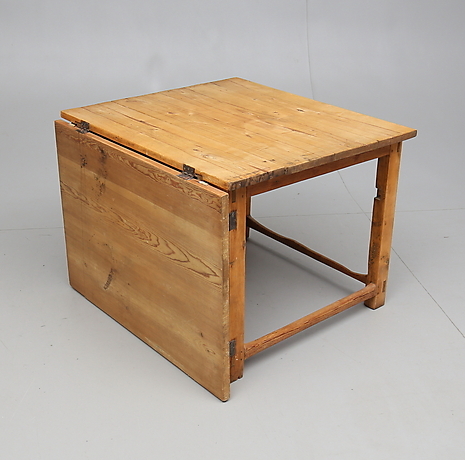 SLAG TABLE, 1800s / 1900s. Furniture - Tables - Auctionet