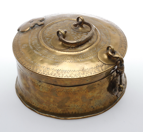 FÄRDSKRIN, gulmetall, orientaliskt.