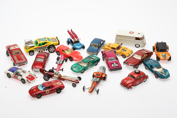 MODELLBILAR, bla Chevrolet, Hot Wheels, Volkswagen, Ferrari, 19 st.