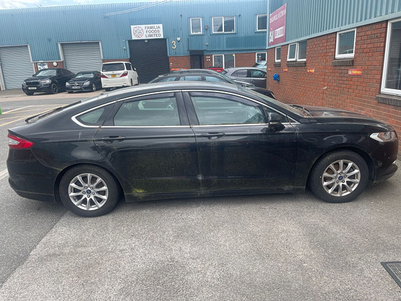 2O17 FORD MONDEO.
