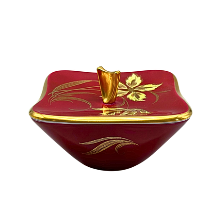 FABIENNE JOUVIN. Porcelain lid box, Paris. Ceramics & Porcelain
