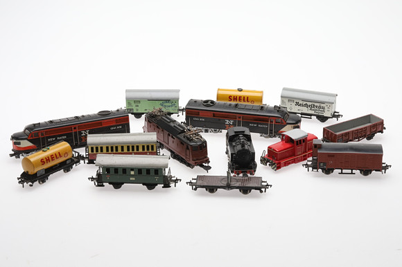 MODEL TRAIN, Fleischmann 6392, Start-set, A+B. Toys - Auctionet