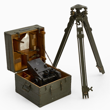 OBSERVATIONSKIKARE, mobilt kustartilleri/spärrförband KA 127 m/1940, med stativ.