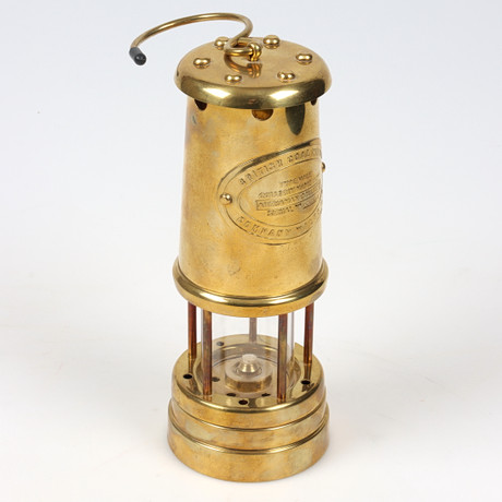 PHOTOGRAPH LAMP in brass, 