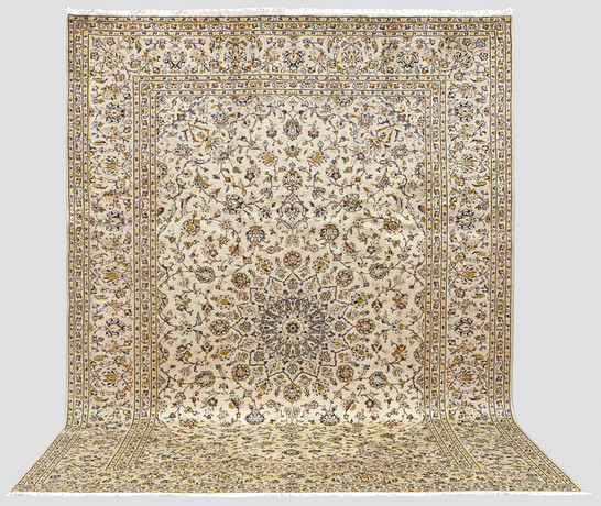 ORIENTMATTA, ljus Keshan, handknuten, ca 343 x 247 cm. på auktion hos Skandia Auktion