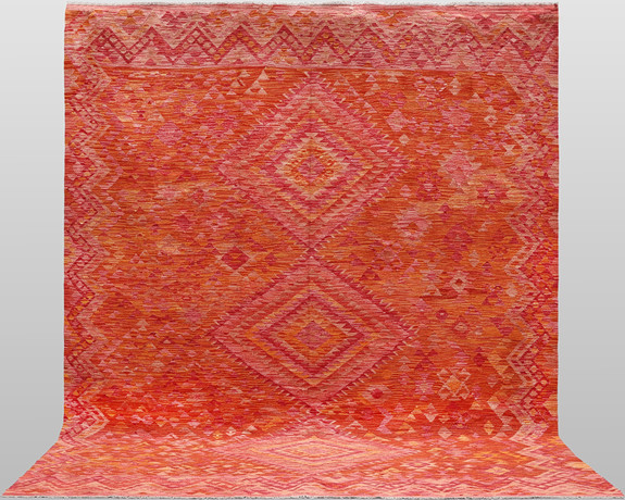 ORIENTMATTA kelim, handvävd, klassisk design, ca 295x249 cm. på auktion hos Skandia Auktion
