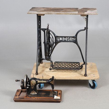 CHILDREN'S SEWING MACHINE in ORIGINAL BOX, Vulcan Minor, 1950s