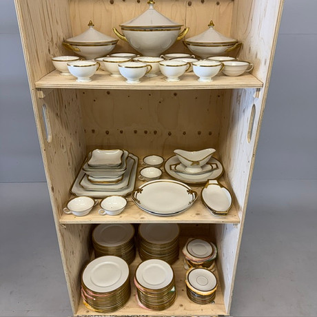 PETRUS REGOUT, porcelain service, around 1890. Ceramics