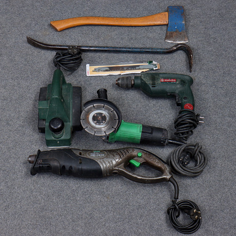 4 ELDRIVNA VERKTYG SAMT KOFOT OCH YXA, METABO, HITACHI M.M.