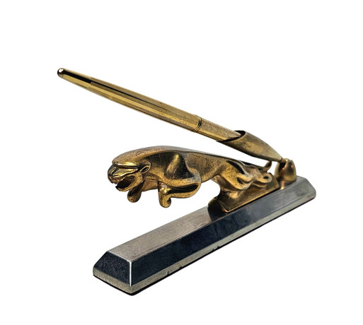 DAVID MARSHALL. Large oval center with a two-tone bronze design
