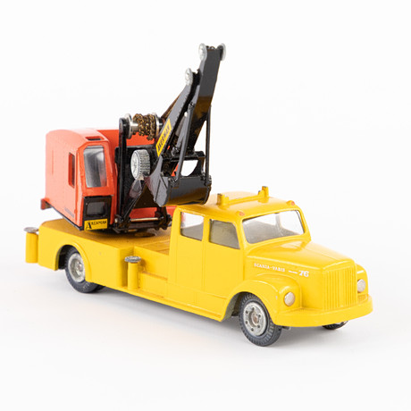 TEKNO, Scania-Vabis, med Åkerman grävmaskin.