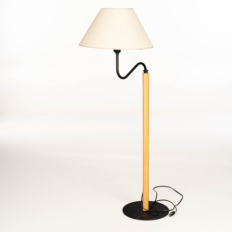 GOLVLAMPA, Ateljé Lyktan, Åhus 1900-tal. på auktion hos Norrlands Auktionsverk
