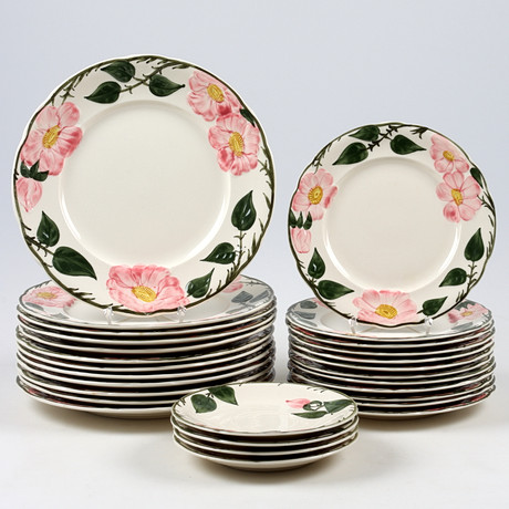 SERVISDELAR, 28 st, "Wild-rose", porslin, Villeroy & Bosch, 1900-talets andra hälft.