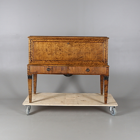 BUFFE/SIDEBOARD, nyklassicism, 1920-tal. Möbler - Skåp & Hyllor - Auctionet
