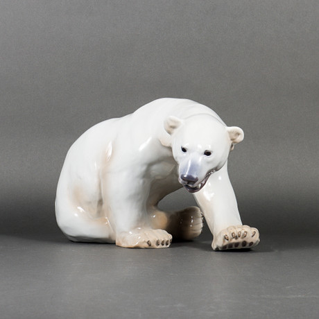 PolarBear・Knud Kyhn・３６cm×２１cm◇Ｂ＆Ｇ・Ｒ.Ｃ◇ KNUD KYHN. A polar bear figurine, model 1137, Royal Copenhagen