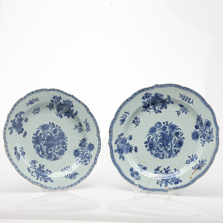 FAT, 2 st. Kina, Qianlong (1711-1799). på auktion hos Uppsala Auktionskammare