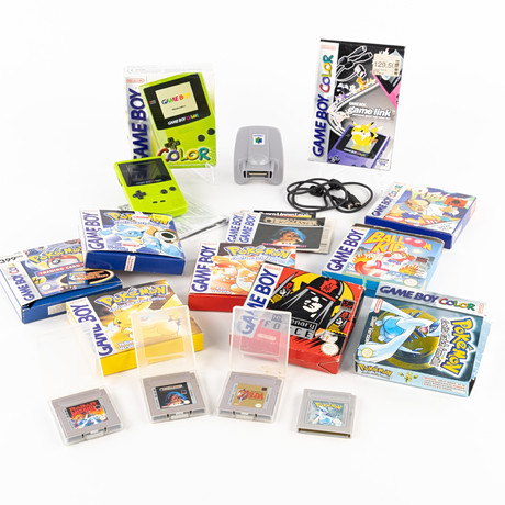 NINTENDO GAME BOY, Color, konsol med 10 st spel. på auktion hos Karljohan Auktioner
