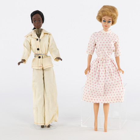 BARBIEDOCKOR, 2 st, Barbie, Christie, Mattel, 1960-tal. på auktion hos Karljohan Auktioner