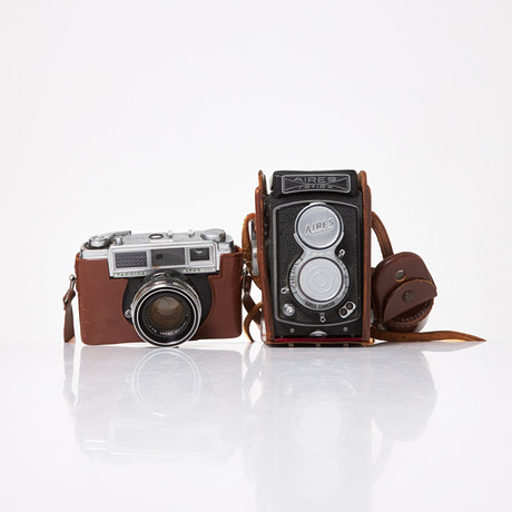 A 1950s Aires' Reflex camera. Photo, Cameras & Lenses - Cameras