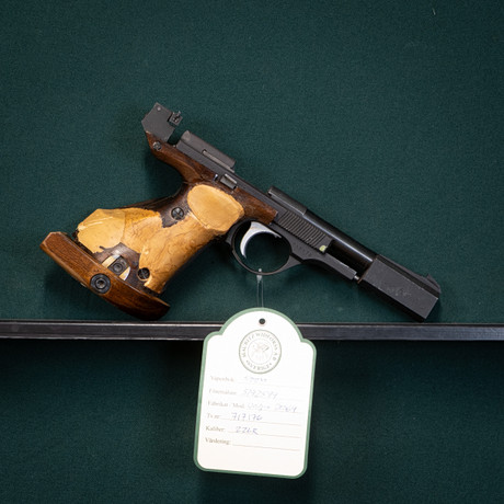Unique Des-69 kal. 22LR #717176. på auktion hos Mauritz Widforss
