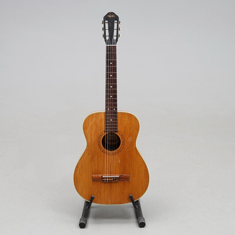 ACOUSTIC GUITAR, F-150, Japan, Manufactured by Kurosawa, Jullian