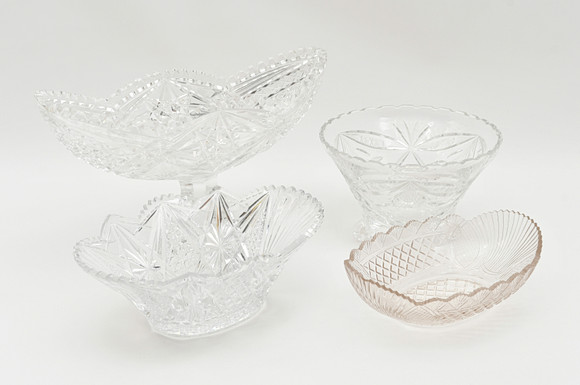 Kristall/Glas skålar, 4 st. på auktion hos Connoisseur Bokauktioner