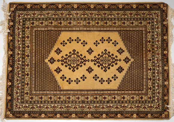 MATTA, Tunisien, ull, (172 × 225 cm). på auktion hos Norrlands Auktionsverk