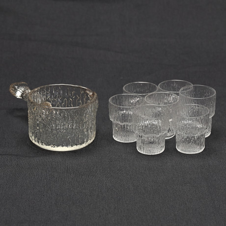 JORMA VENNOLA AHLSTRÖM. bålset, 9 delar, glas/metall, 