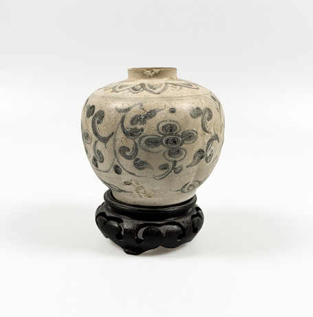 KRUS, porslin, Ming, Kina, 1368-1644. på auktion hos Auktionshuset STO Bohuslän