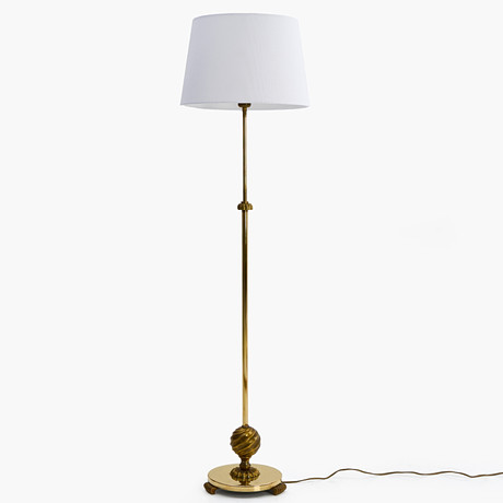 ARVID BÖHLMARKS LAMPFABRIK. Golvlampa, mässing, ca 1940. på auktion hos Crafoord Auktioner Stockholm