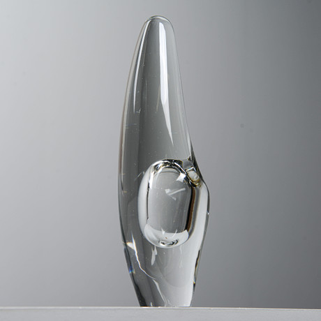 TIMO SARPANEVA. "Orkidé", skulptur, Iittala, Finland, signerad samt daterad -55. på auktion hos Formstad Auktioner