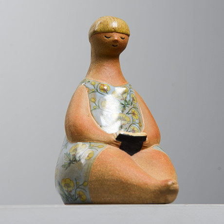 LISA LARSON. "Amalia", ur serien ABC-Flickor, Gustavsberg, 1958-73. på auktion hos Formstad Auktioner